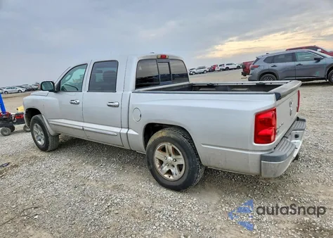 2008 Dodge Dakota Quad Laramie z USA, uszkodzony, nr VIN 1D7HW58N58S602932